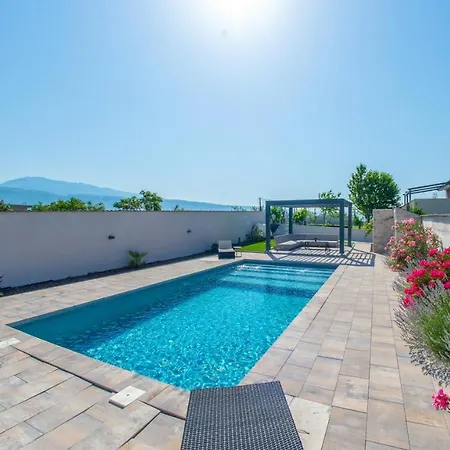 Carpe Diem - With Private Pool * Mostar