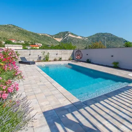 Carpe Diem - With Private Pool Mostar