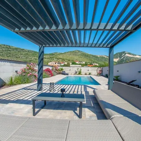 Carpe Diem - With Private Pool Vila