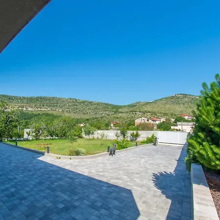 Villa Carpe Diem - With Private Pool Mostar
