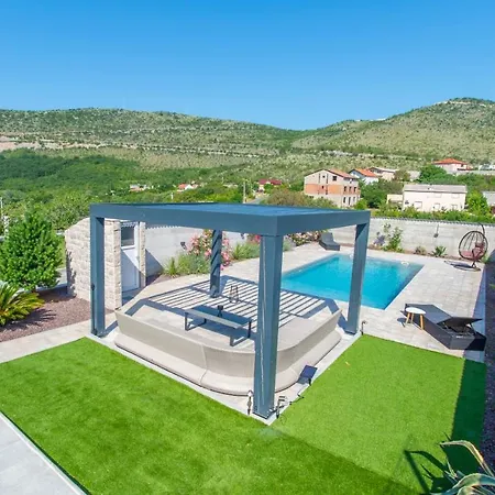 Carpe Diem - With Private Pool Vila *