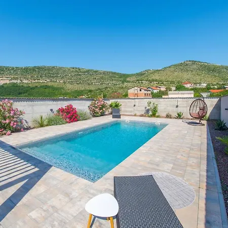Carpe Diem - With Private Pool Mostar